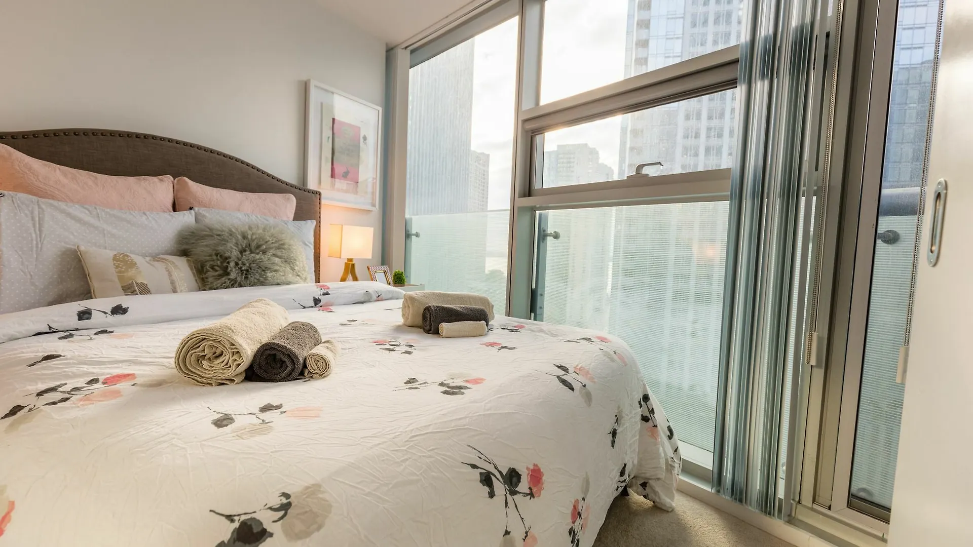 Ice Premier Suites Toronto 3*,