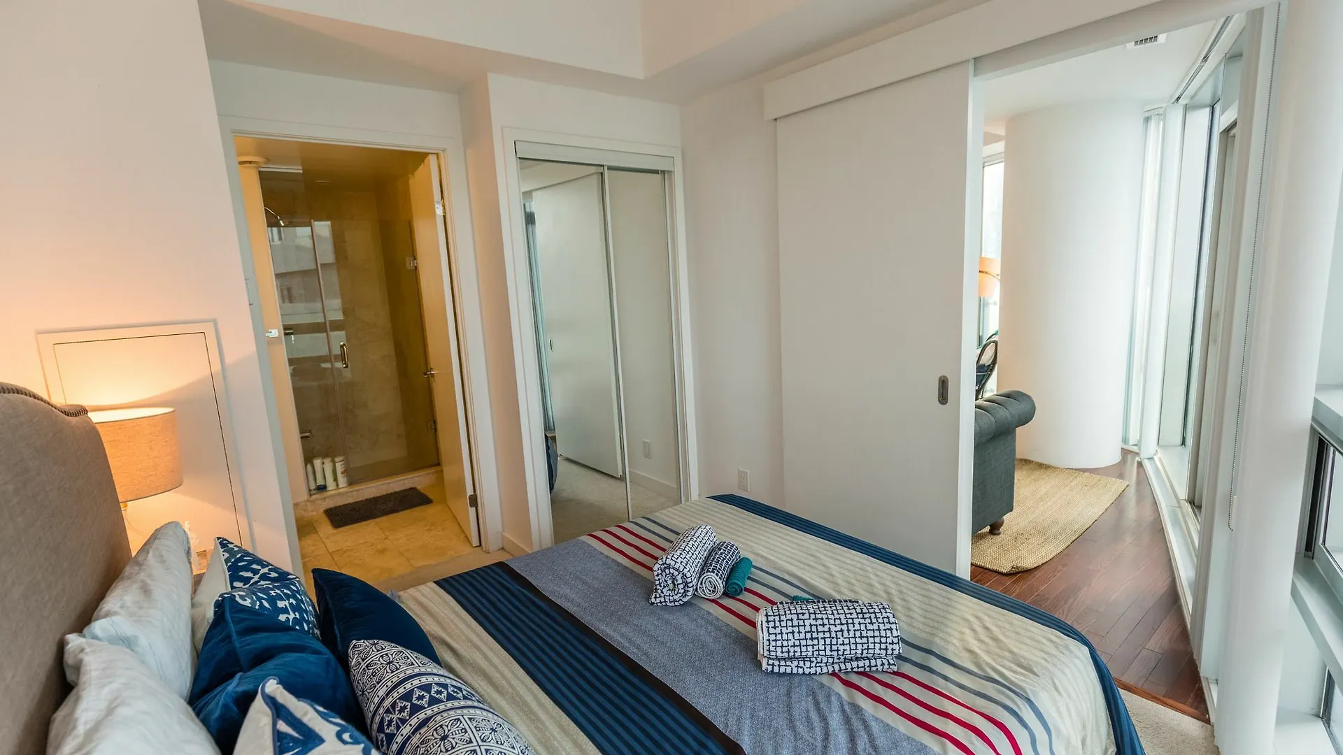 Ice Premier Suites Toronto Canada