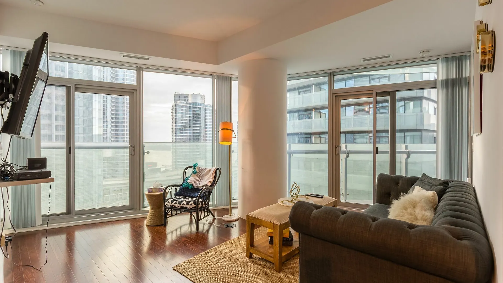 Hotel Ice Premier Suites Toronto