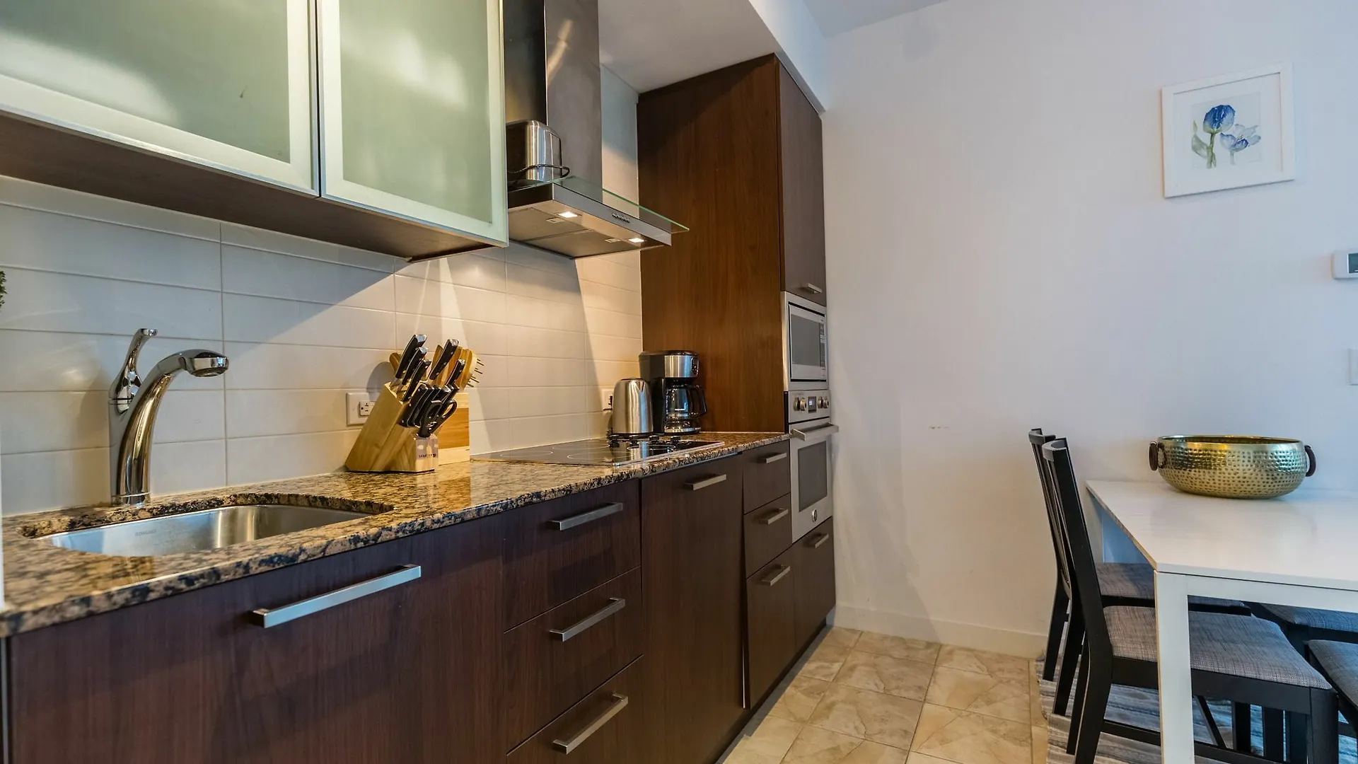 Ice Premier Suites Toronto Otel